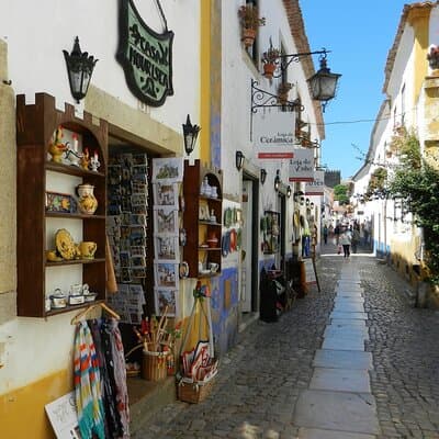 Private Transport Lisbon - Porto or Porto - Lisbon with 3 Stops 4