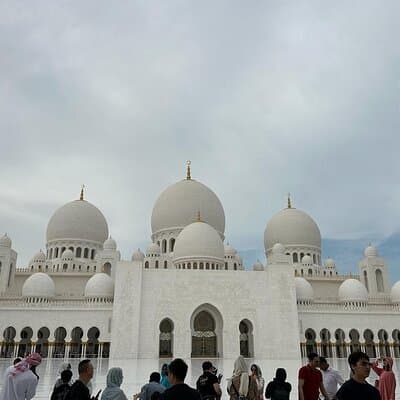Private Abu Dhabi City Tour with Grand Mosque and Palace Visit 2