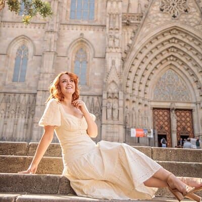 Barcelona Private Photoshoot at Cathedral & Kiss Wall 5
