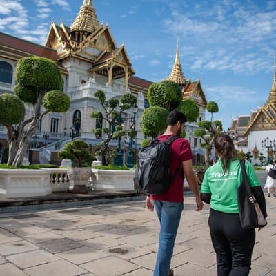 Grand Palace & Wat Phra Kaew Walking Tour with Professional Guide