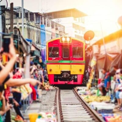 Private Tour to Maeklong Train Market and Floating Market