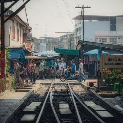 Private Tour to Maeklong Train Market and Floating Market 2