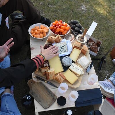 Private Picnic around a lake in Paris by a French chef 4