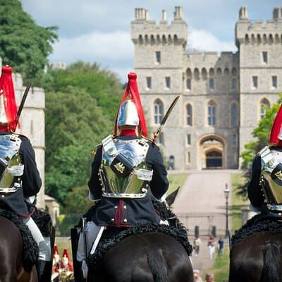Royal Windsor and Eton Riverside Private Tour from London 4