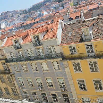 Lisbon city tour on history, culture and current topics 4