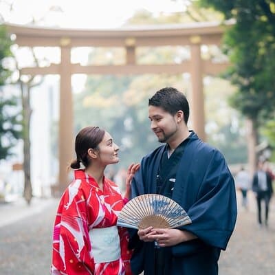 Tokyo, Shibuya: Meiji Shrine Tour in KIMONO / English-friendly
