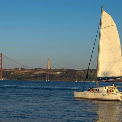 2h Lisbon Electric Tuk Tuk Tour + 2h Sunset Sailing Boat Trip