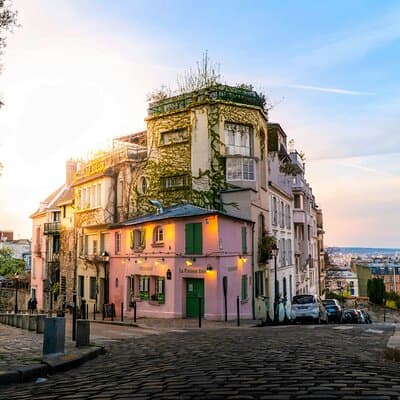Iconic Montmartre Professional Photoshoot 4