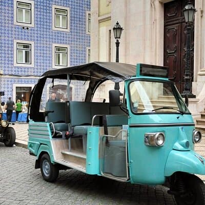 Private Tuk Tuk Tour 1h30 to Lisbon 3