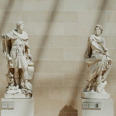 Louvre Treasures Private Experience – Languages Available 3