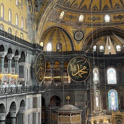 Private Guided Istanbul Tour – Hagia Sophia, Blue Mosque, Topkapi 5