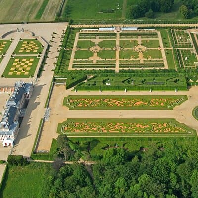 Giverny and Chateau du Champ de Bataille Private Tour from Paris 2