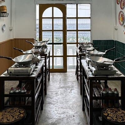 Private Tour: Grand Palace,Wat Phra Kaew, Museum&Cooking Class 2