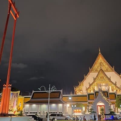 Fun Tuk Tuk and street food Dinner in Old Town Bangkok 4