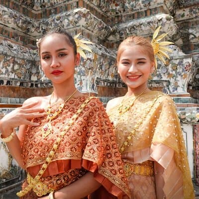 Thai Costume Photo Tour at Wat Arun Bangkok from Bangkok 2