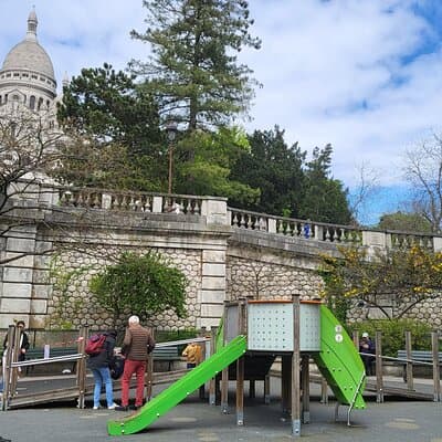 Walking Tour of Montmartre for Families with Kids 4