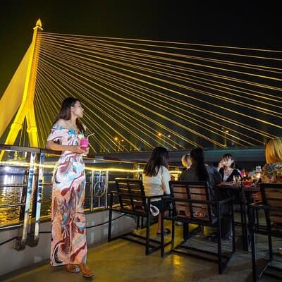 Luxury White Dinner Cruise with Seafood Buffet from Bangkok 4