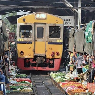 Damnoen Saduak Floating Market & Railway Market Tour from Bangkok