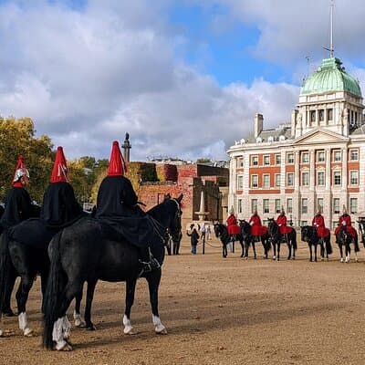 2 Hour Private London Essentials with a Londoner 4