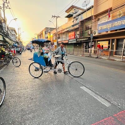 Culinary adventure in Mueang Non with Small group 2