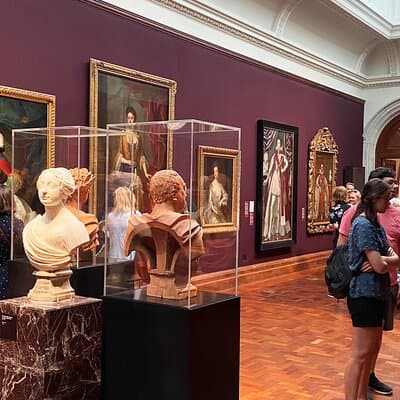 Rogues and Rebels Private Tour in National Portrait Gallery 5