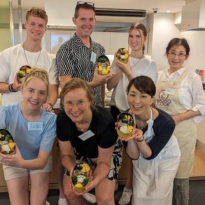 Making a bento box with cute character look in Japan 4