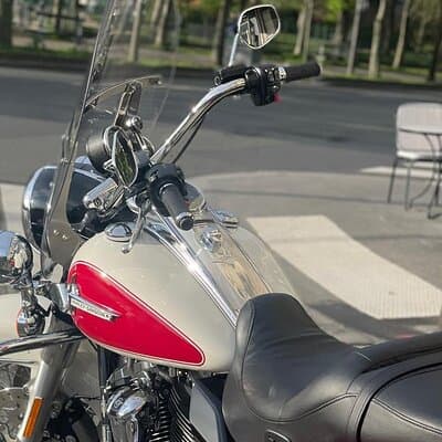 Vintage Motorcycle Rental in Paris 3