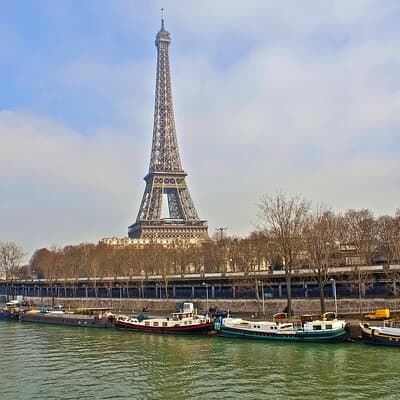 Eiffel Tower-Plaza de la Concordia Boat Tour on the River Seine 3