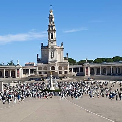 Private Tour by van: Fátima, Nazaré and Óbidos