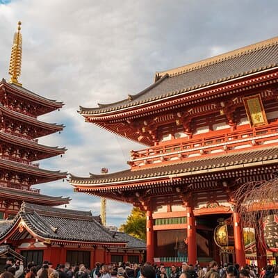 Tokyo: Private Walking Tour with a Local Guide 3