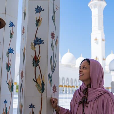 Majestic Saadiyat: Private Abu Dhabi Tour featuring Grand Mosque