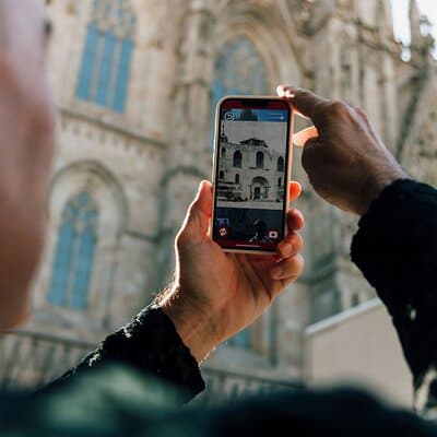 HistARy: Guided tour of the Gothic Quarter with Augmented Reality