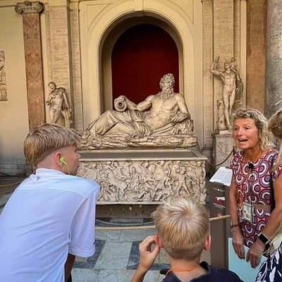 Vatican Highlights, Museums Sistine Chapel tour Basilica entrance 4