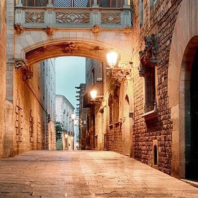Private Historical Mystery Walking Tour in Barcelona Old Town 2