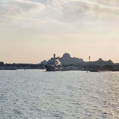 Private Full Day Guided Tour in Abu Dhabi 4