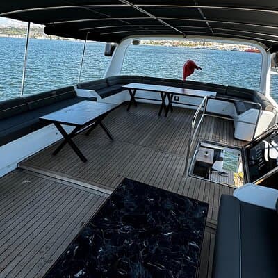 Istanbul Private Luxury Yacht on Bosphorus 25 Meter 82 Feet 3