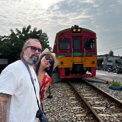 Floating & Railway Markets Tour 4