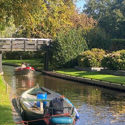 Private Tour to Giethoorn, Zaanse Schans and Windmills 5