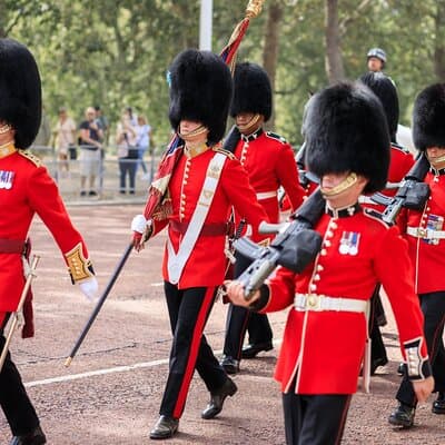 Enter Buckingham Palace & See The Main Westminster Sights Tour 5