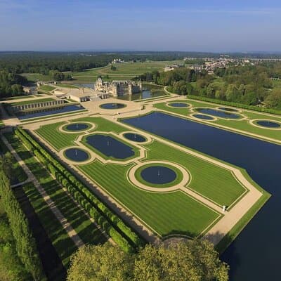 Chateau of Fontainebleau and Vaux le Vicomte 9-Hour Private Tour 4