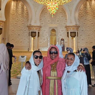 Shaikh Zayed Grand Mosque Abu-Dhabi Tour pickup From Dubai 3