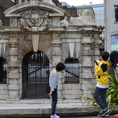 Latin Quarter Self Guided Tour for Kids and Families in English