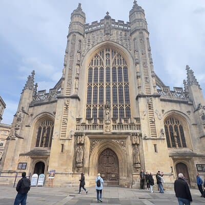 Full Day Private Trip to Stonehenge, Bath, and Cotswolds 3