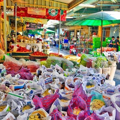 Tuk-Tuk Tour of Bangkok's Nighttime Food Temples and Markets 2