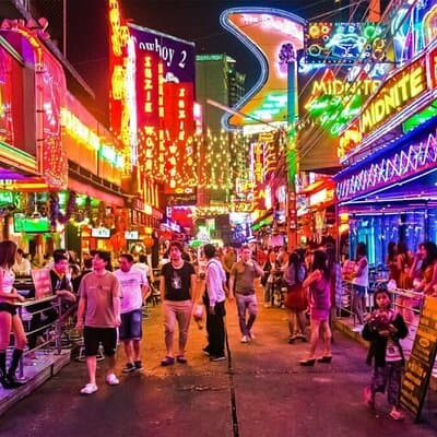 Tuk-Tuk Tour of Bangkok's Nighttime Food Temples and Markets 4