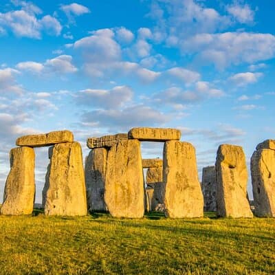 Private Full-Day Tour: London to Cotswolds, Bath & Stonehenge