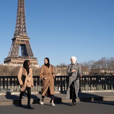 Romantic Eiffel Tower Couple Photoshoot 3