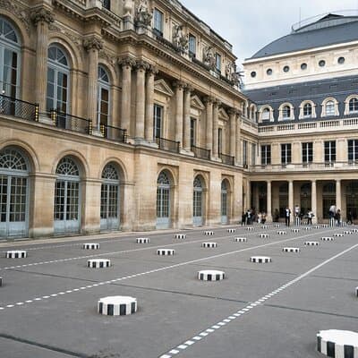 Amazing Colonne de Buren Photoshoot 3
