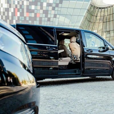 Dubai Private Car with Driver 5