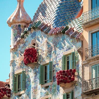 Barcelona Private Car Tour with Hidden Gems and Landmarks 3